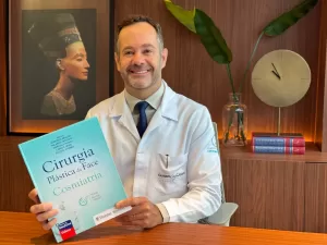 livro de cirurgia plástica da face